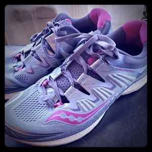 Womens Saucony Running Shoes
